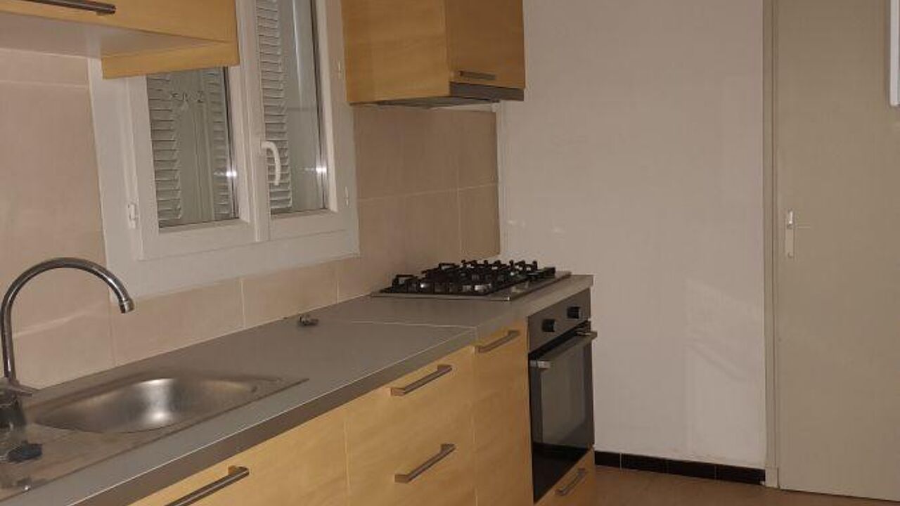 appartement 2 pièces 50 m2 à louer à Nîmes (30900)