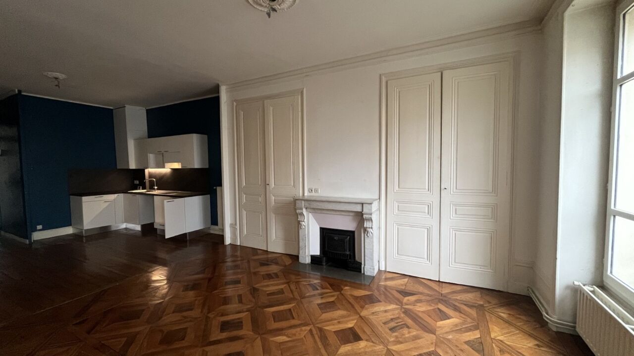 appartement 3 pièces 69 m2 à louer à Lyon 1 (69001)