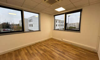 Bureau  85 m² à louer à Saint-Grégoire (35760)