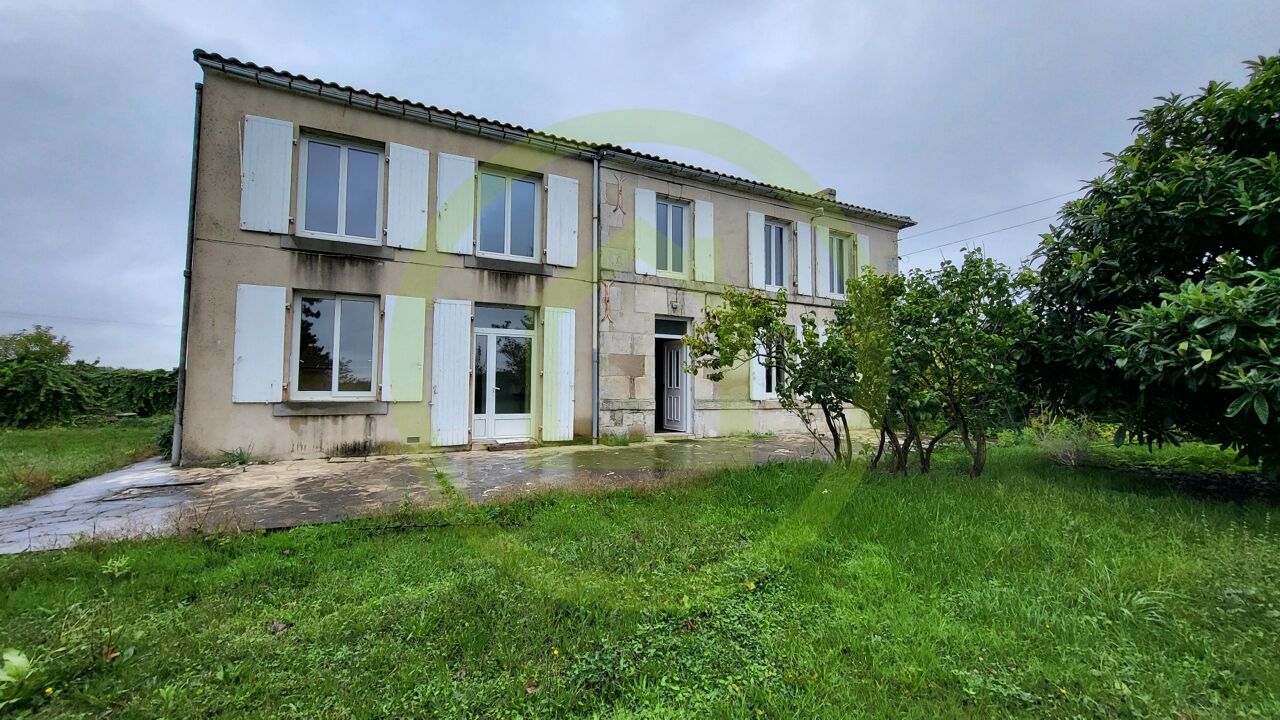 maison 8 pièces 189 m2 à vendre à Saint-Fort-sur-le-Né (16130)