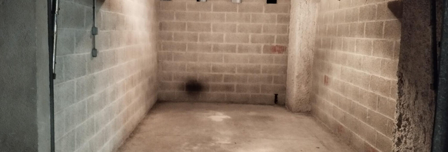 Garage  10 m² à louer à Marseille 8 (13008)