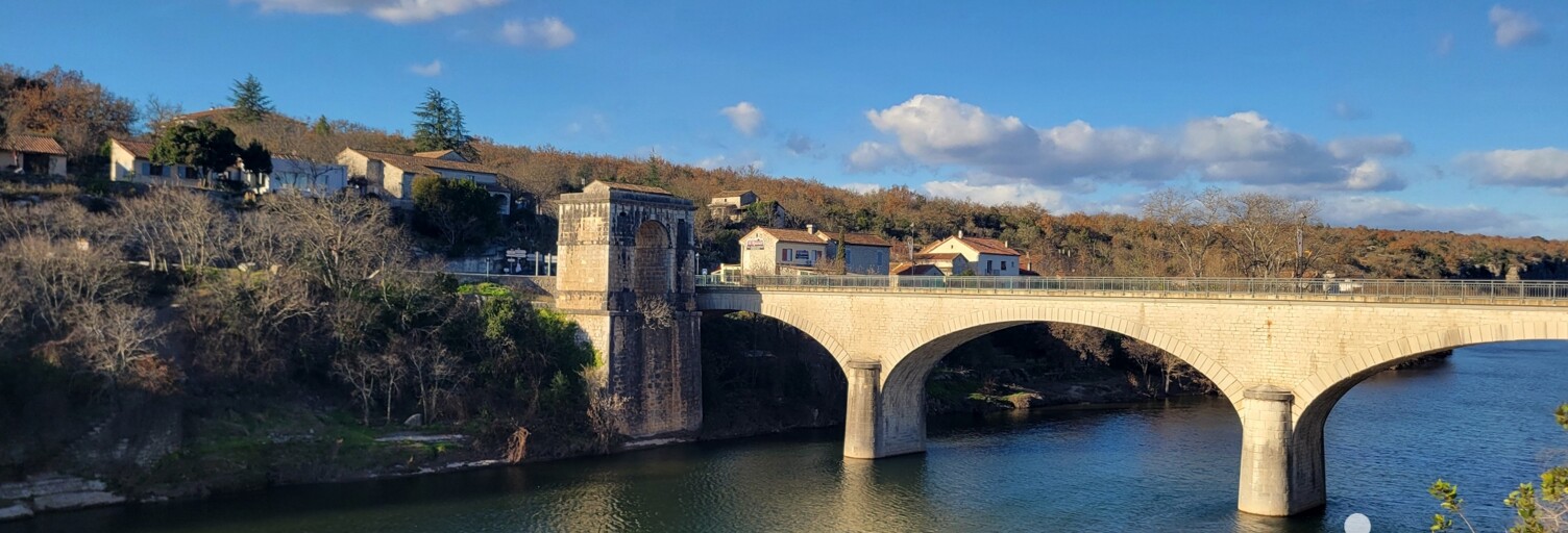 Maison 7 Pièces 138 m² à vendre à Ruoms (07120)