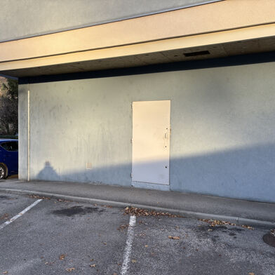 Local industriel  40000 €