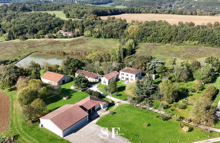 NORD AGEN - ENSEMBLE IMMOBILIER AVEC 100 HA DE TERRES — photo 2