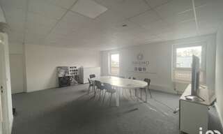 Bureau  82 m² à louer à Saint-Jacques-de-la-Lande (35136)