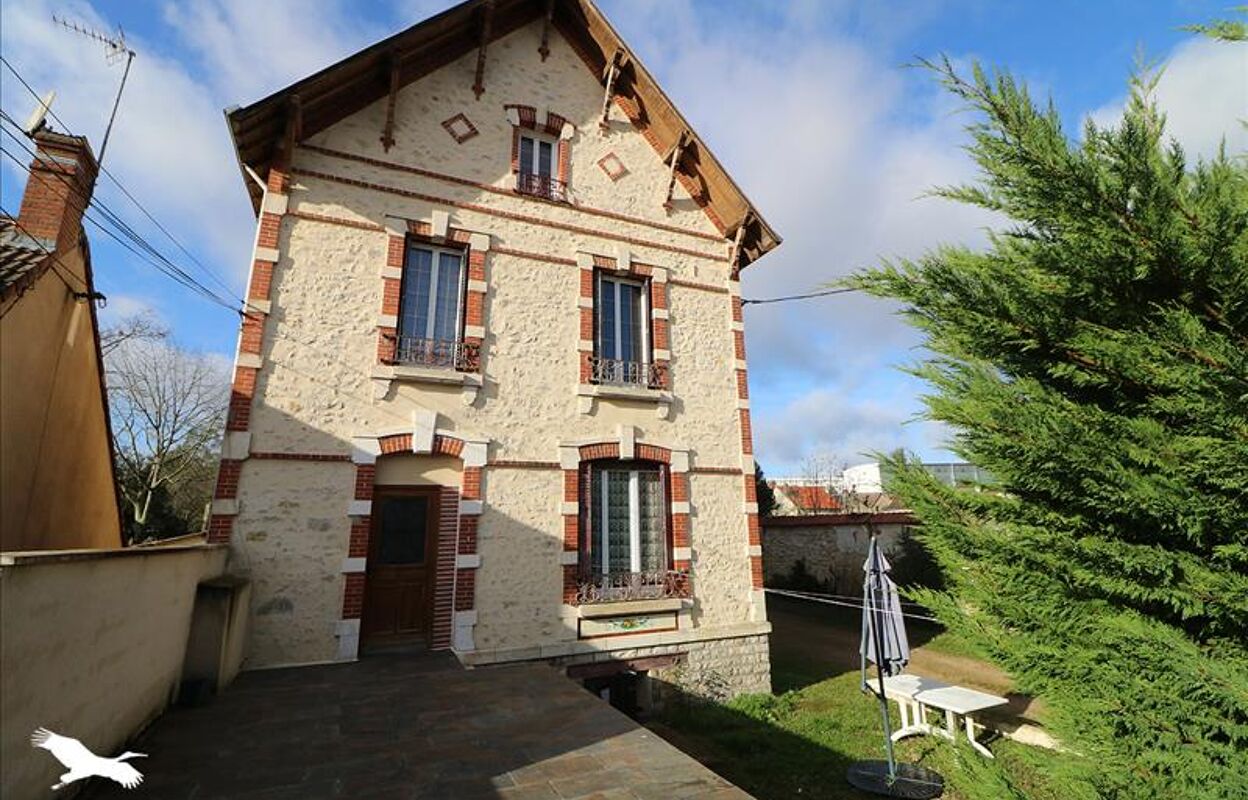 maison 10 pièces 282 m2 à vendre à Vierzon (18100)