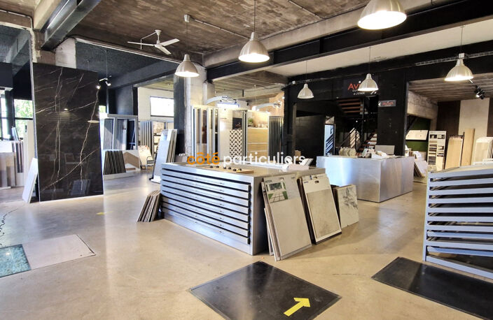 LOCAL COMMERCIAL — photo 4