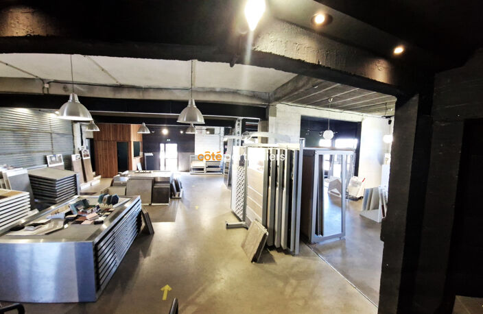 LOCAL COMMERCIAL — photo 5