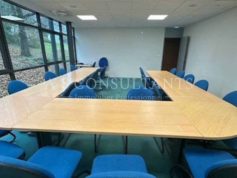 BUREAUX - SALLE DE FORMATIONS A LOUER — photo 1