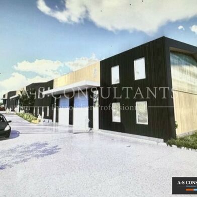 Local industriel 299 m²