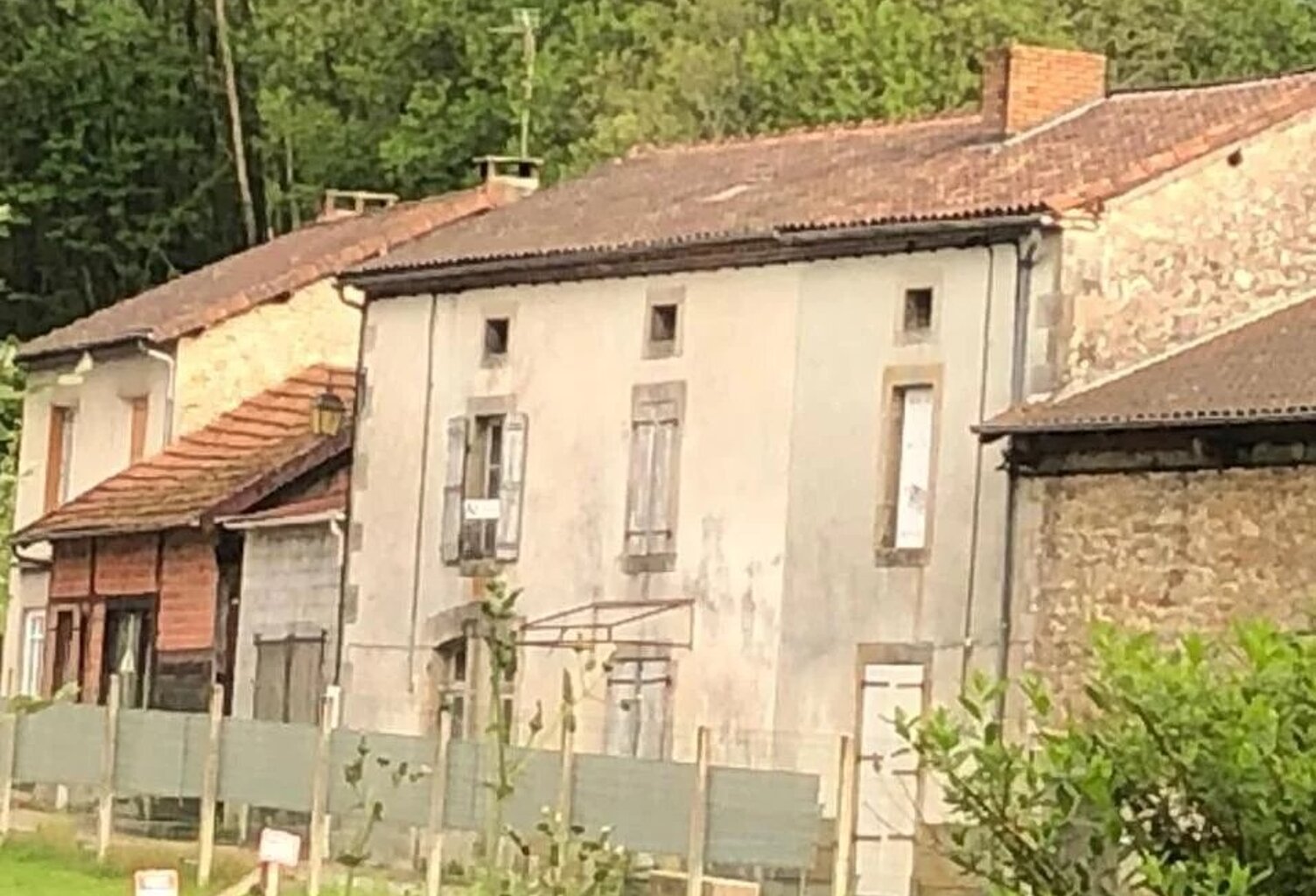 2 propriétés mitoyennes à rénover — photo 1