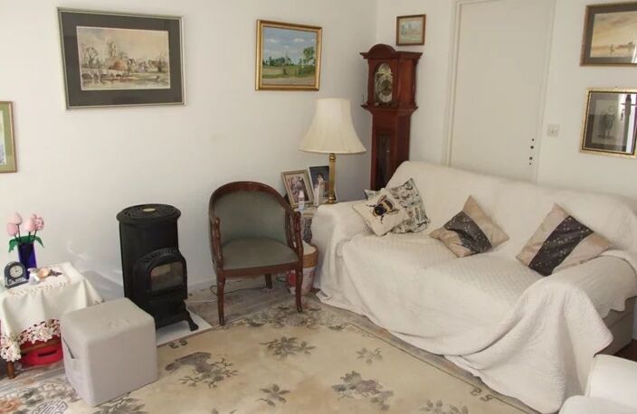 Maison de plain pied avec beau terrain au centre ville — photo 2