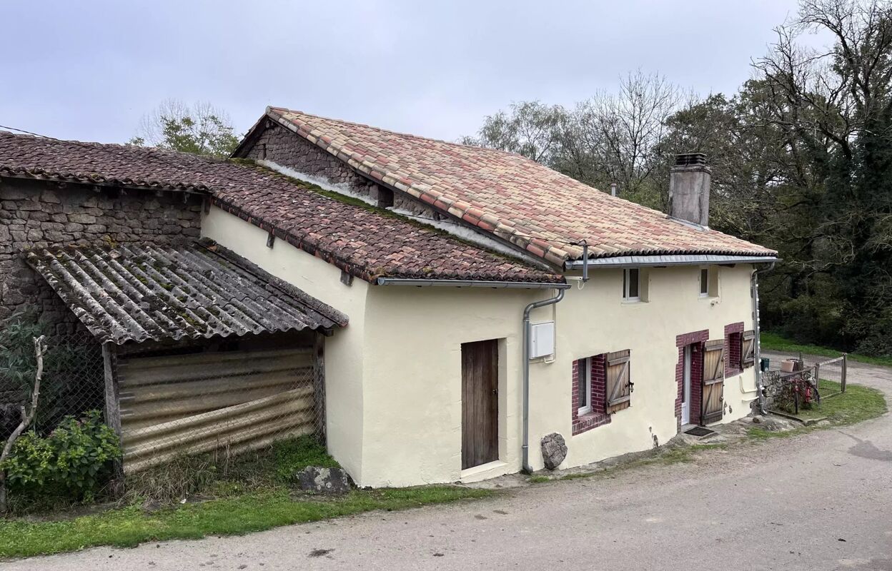 maison 2 pièces 55 m2 à vendre à Brillac (16500)