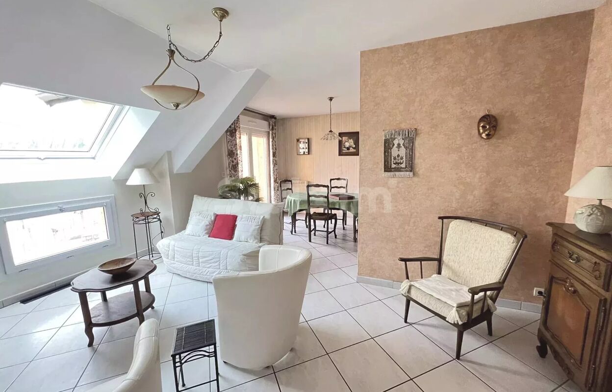 appartement 5 pièces 82 m2 à vendre à Lons-le-Saunier (39000)