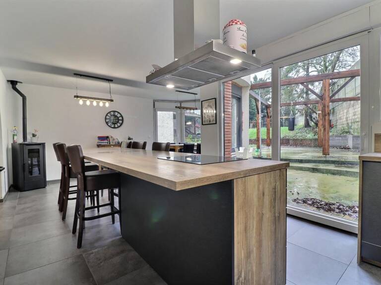 Maison +  appartement et hangar — photo 1