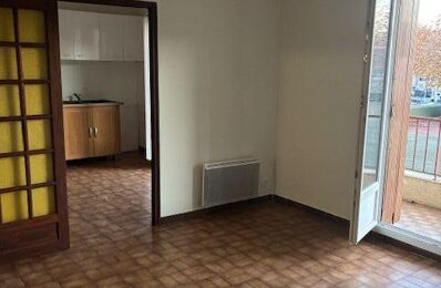 location appartement 835 € CC /mois à proximité de Ansouis (84240)