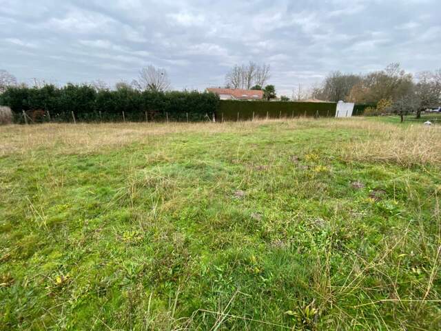 Terrain À Vendre 2063m² — photo du bien