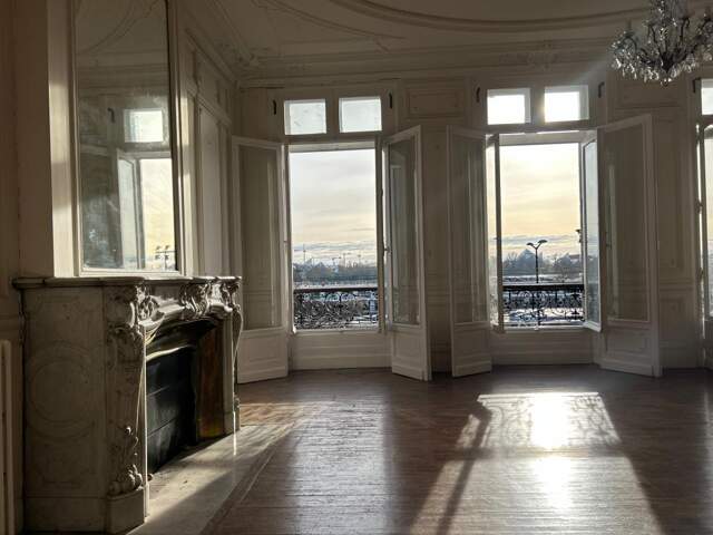 Appartement À Vendre — photo du bien
