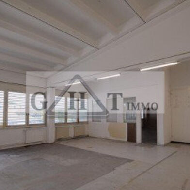 Local industriel 700 m²