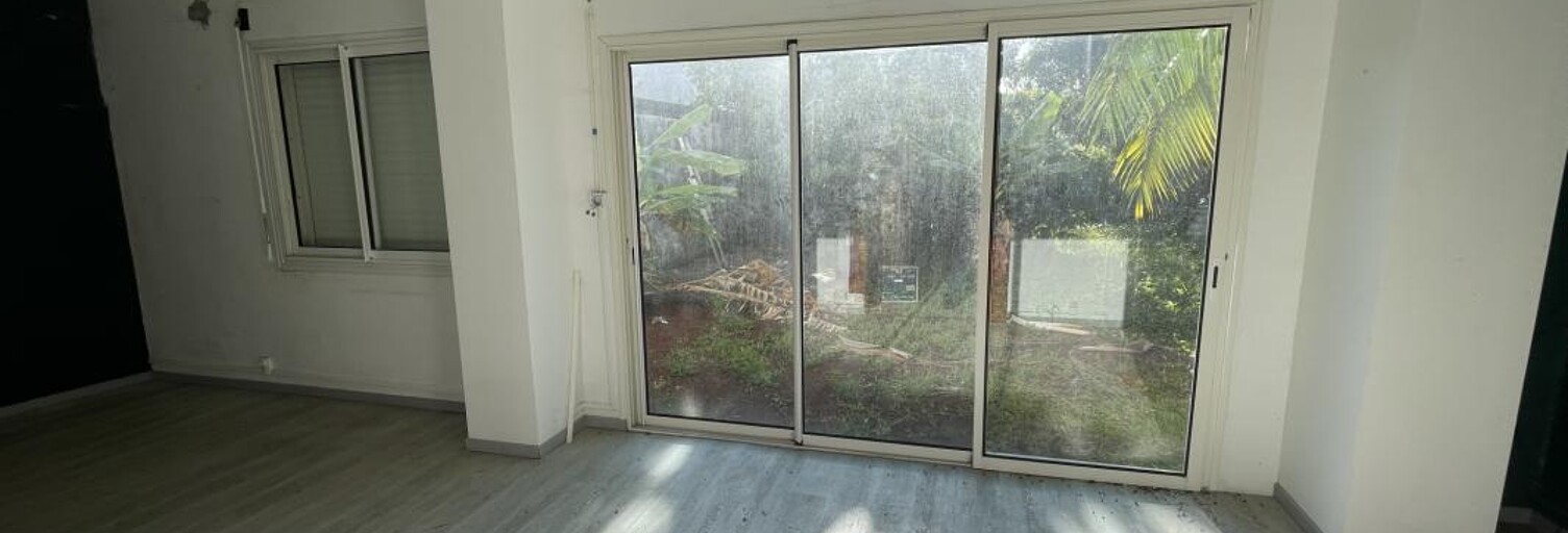 Commerce  90 m² à louer à Saint-André (97440)