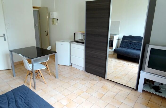 STUDIO de 20 m² à NIORT — photo 2