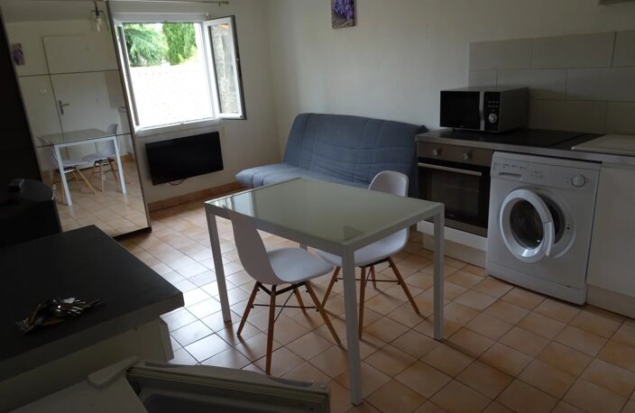 STUDIO de 20 m² à NIORT — photo 3