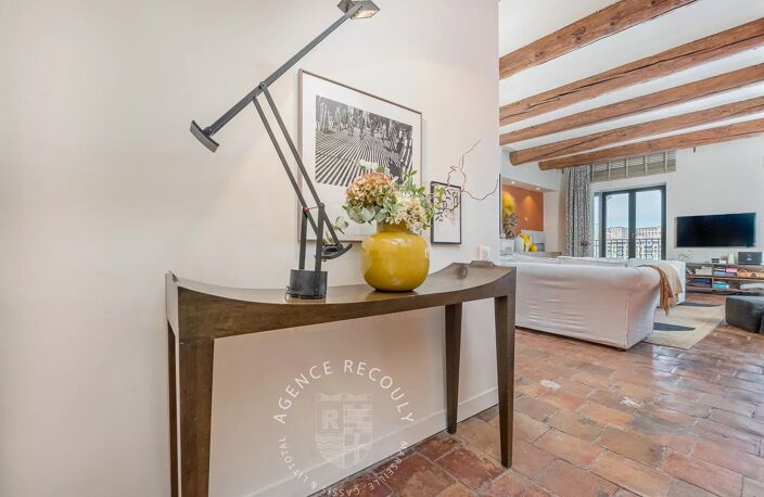 13001 Vieux Port / Appartement Type 4  en première ligne — photo 3
