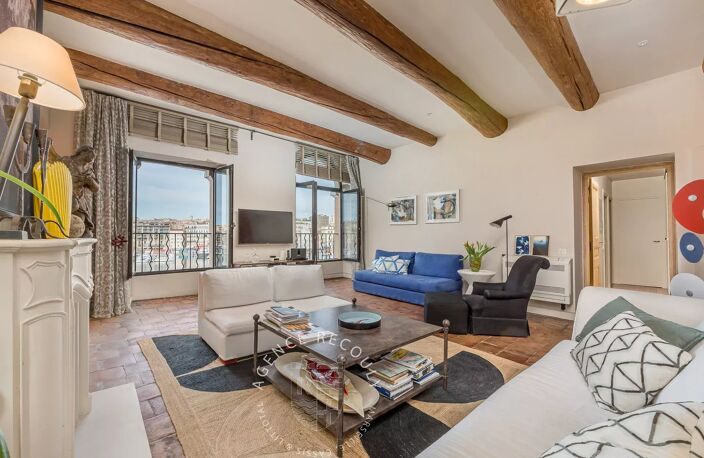 13001 Vieux Port / Appartement Type 4  en première ligne — photo 4