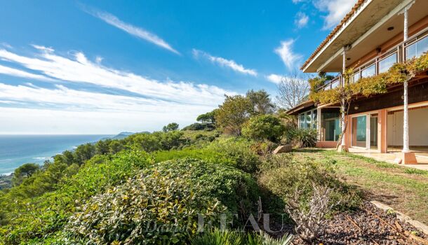 Villa / Maison 9 pièces  à vendre Carqueiranne 83320