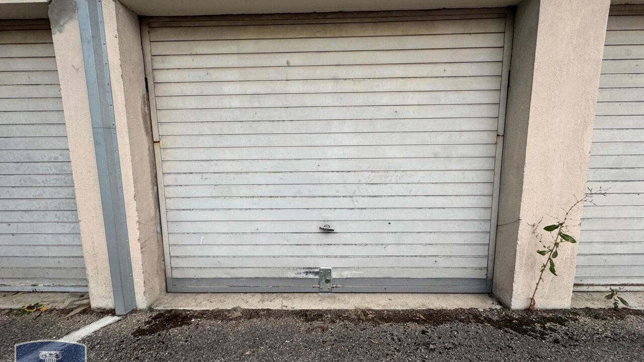 garage  pièces  m2 à vendre à Chambéry (73000)