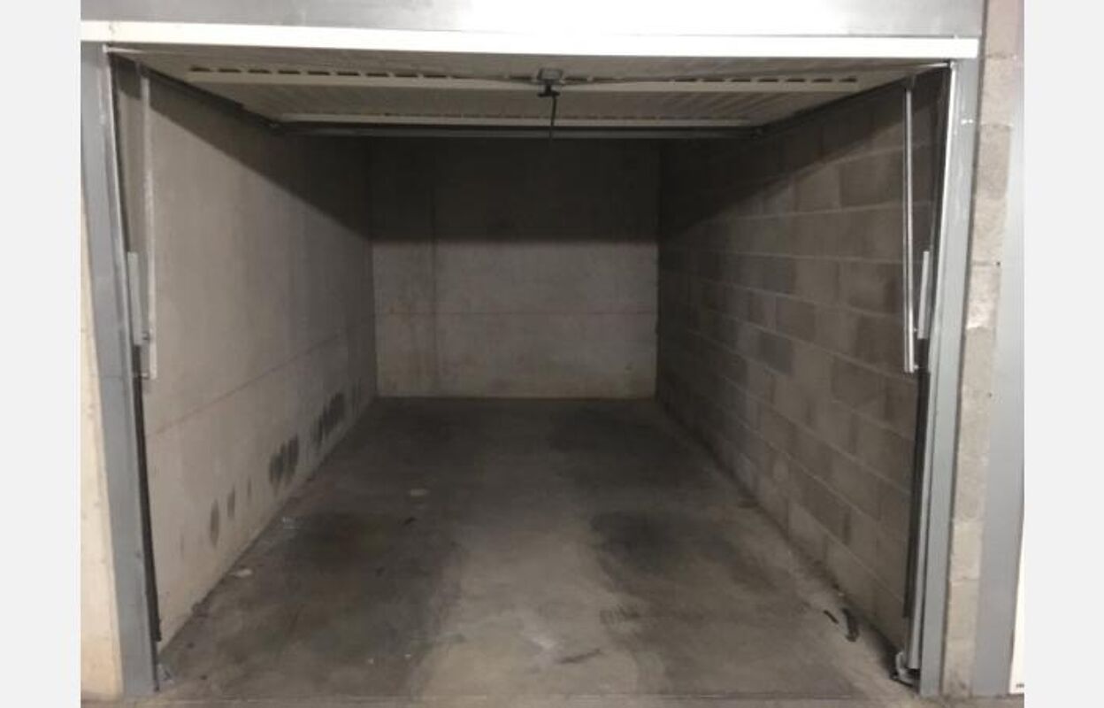 garage  pièces 15 m2 à louer à Villefranche-sur-Saône (69400)