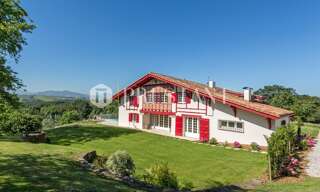 location vacances Maison 9 Pièces 410 m² à Briscous (64240)