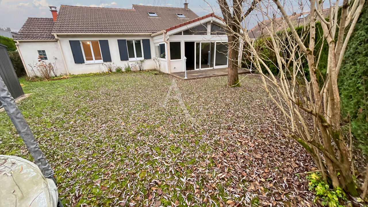 maison 8 pièces  m2 à vendre à Cergy (95000)