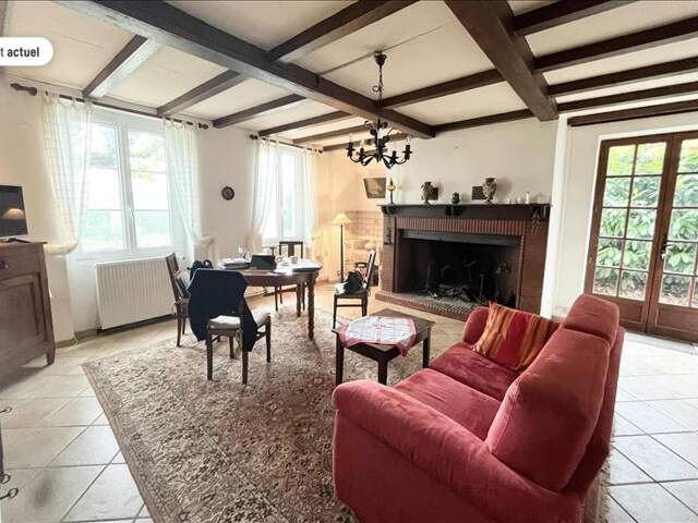 Maison en pierre de 6 pièces principales — photo du bien