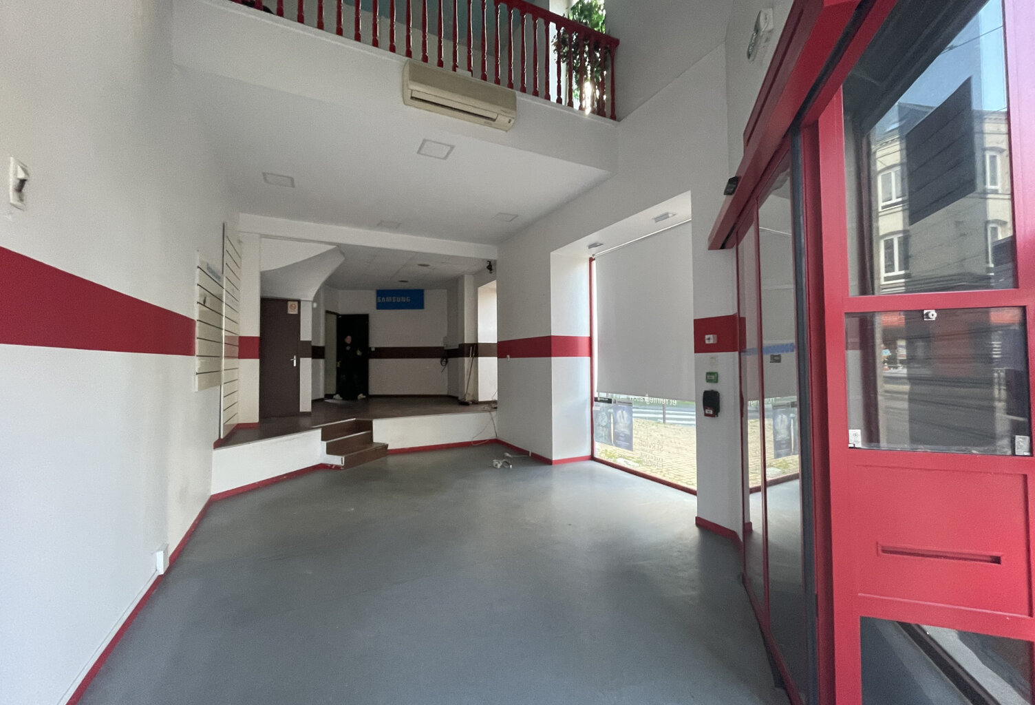 A LOUER - LOCAL COMMERCIAL - SECTEUR GARE — photo 1