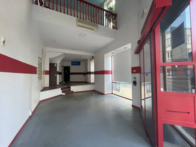 A LOUER - LOCAL COMMERCIAL - SECTEUR GARE — photo 1