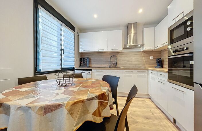 APPARTEMENT DE TYPE 4 - REFAIT À NEUF - PROCHE FUTUR NEOMA — photo 3