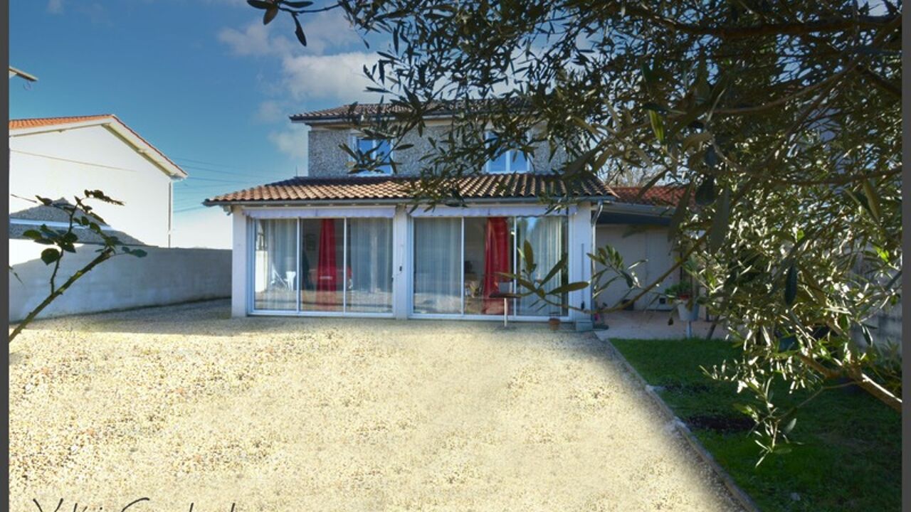 maison 5 pièces 135 m2 à vendre à Saint-Seurin-sur-l'Isle (33660)