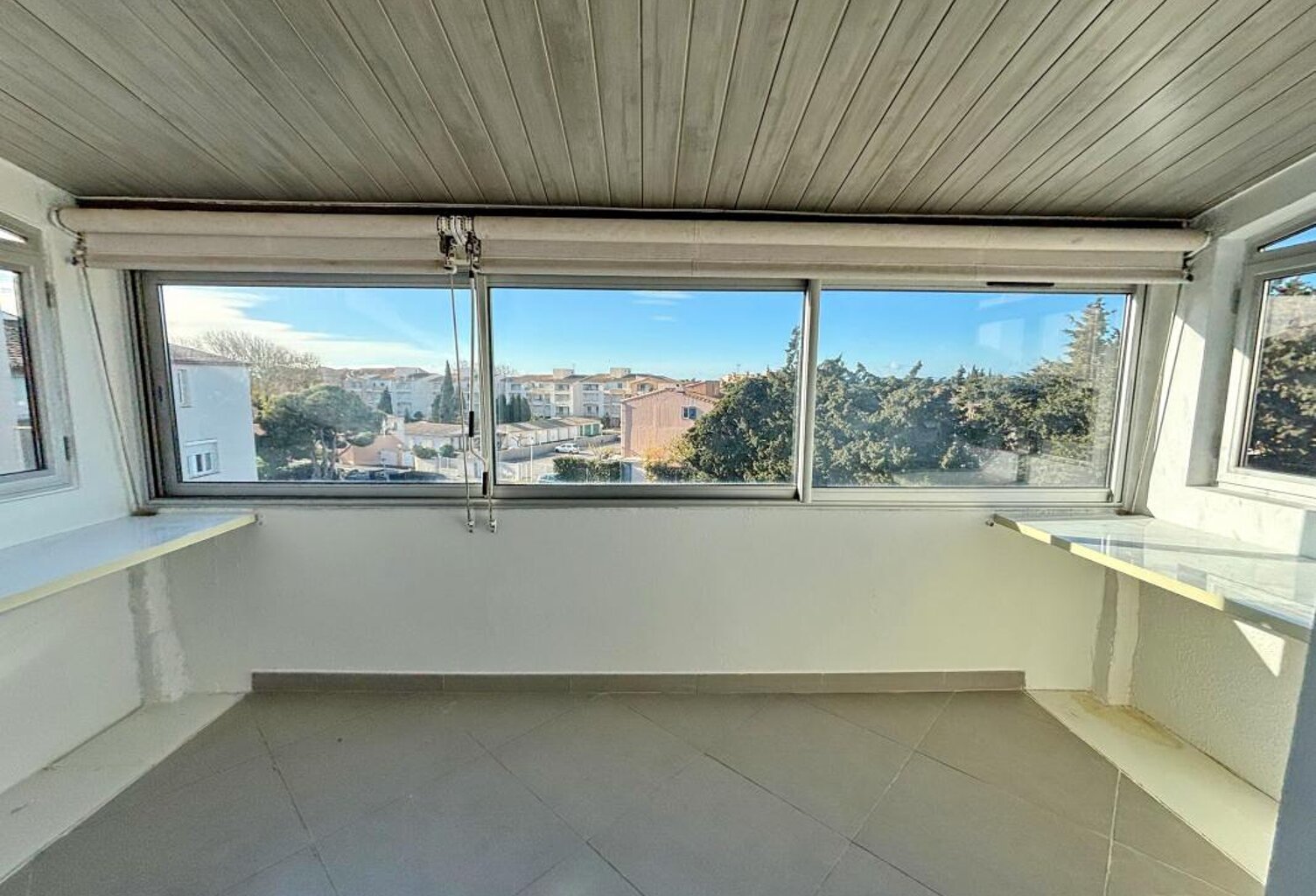 Superbe T3 traversant avec loggia et place de parking — photo 1