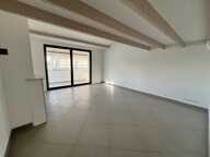Superbe T3 traversant avec loggia et place de parking — photo 3