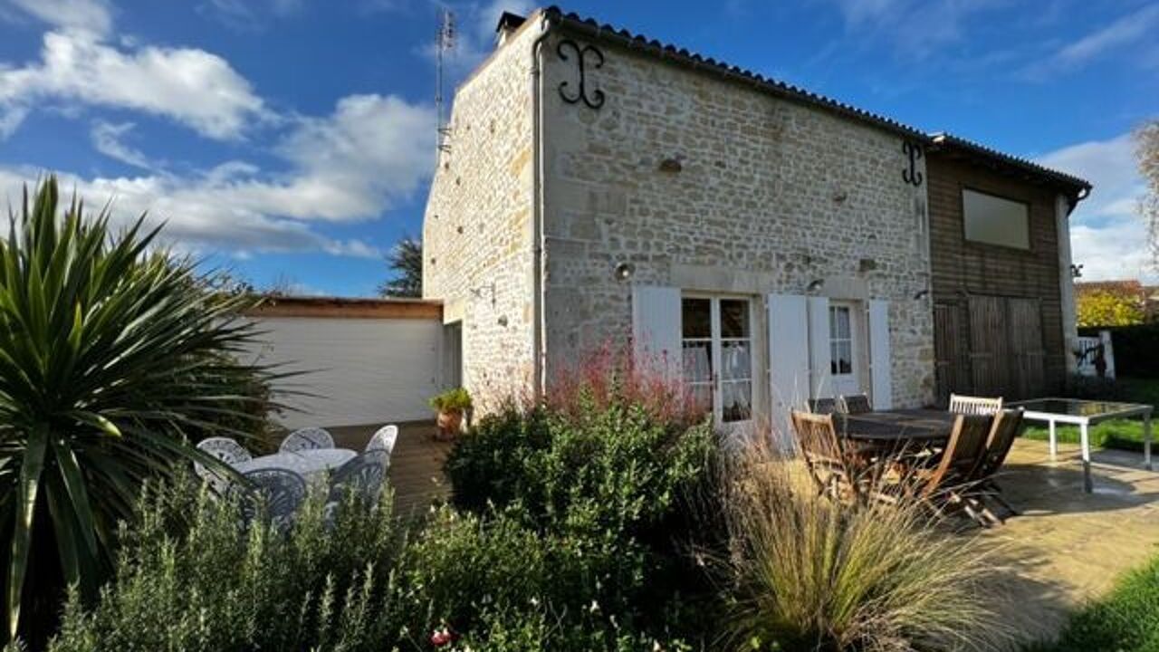 maison 2 pièces 81 m2 à vendre à Montpellier-de-Médillan (17260)