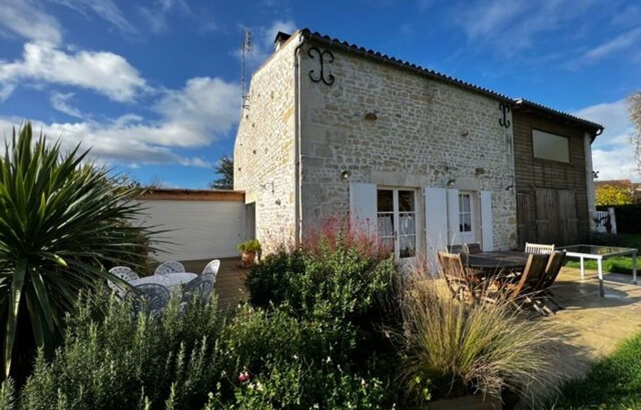 maison 2 pièces 81 m2 à vendre à Montpellier-de-Médillan (17260)