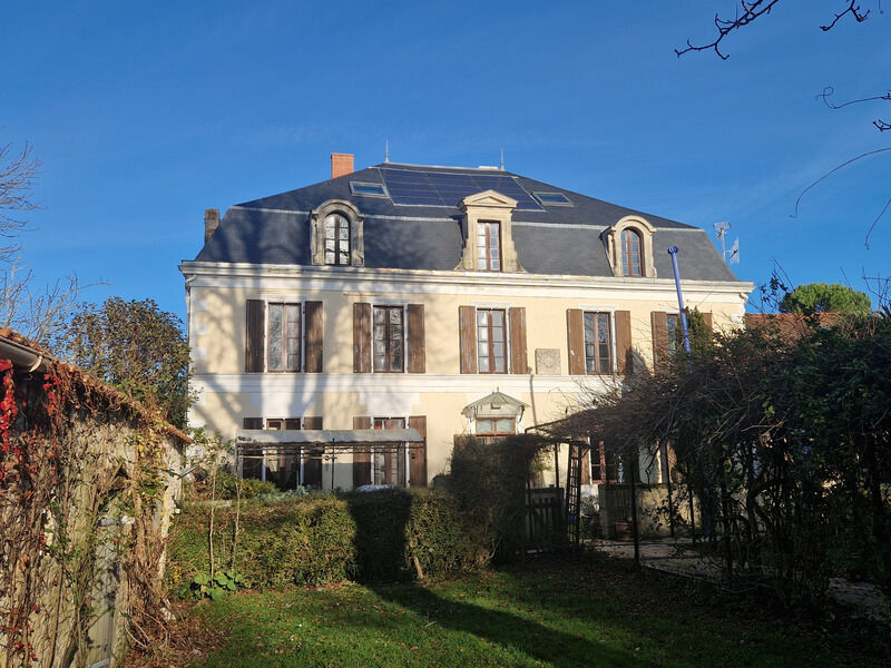 Villa / Maison 11 pièces  à vendre Surgères 17700