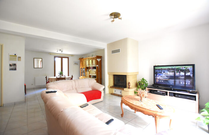 78690 LES ESSARTS LE ROI   Belle maison de 5 pièces sur un a — photo 3