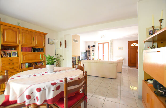 78690 LES ESSARTS LE ROI   Belle maison de 5 pièces sur un a — photo 4