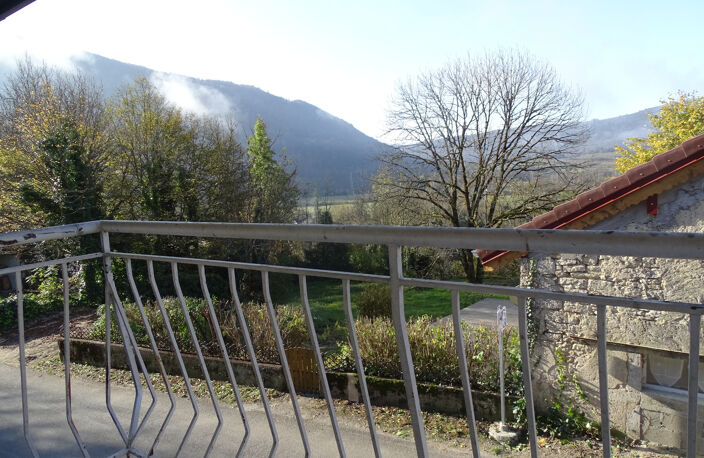 Maison mitoyenne à rénover Vouglans. — photo 2