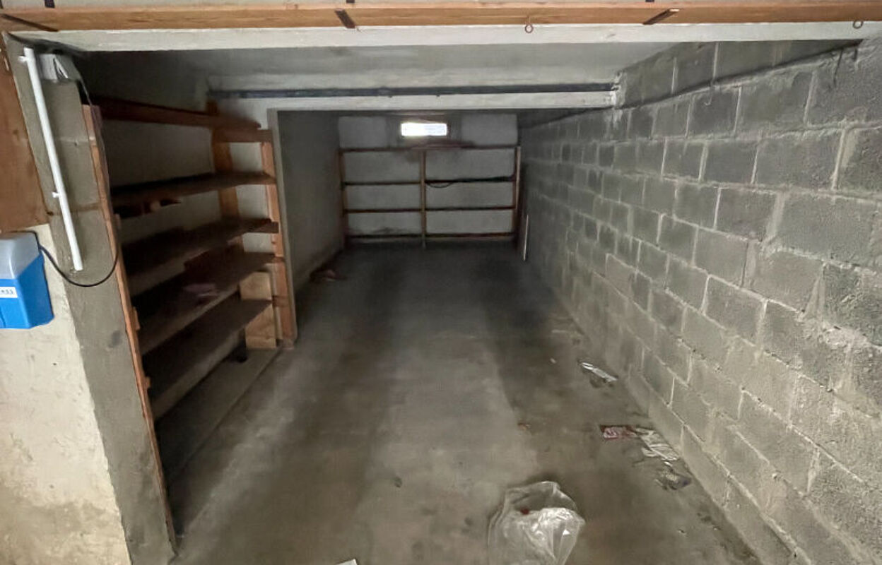 garage  pièces 30 m2 à louer à Marseille 6 (13006)