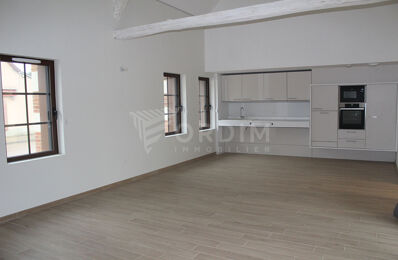 location appartement 695 € CC /mois à proximité de Carisey (89360)