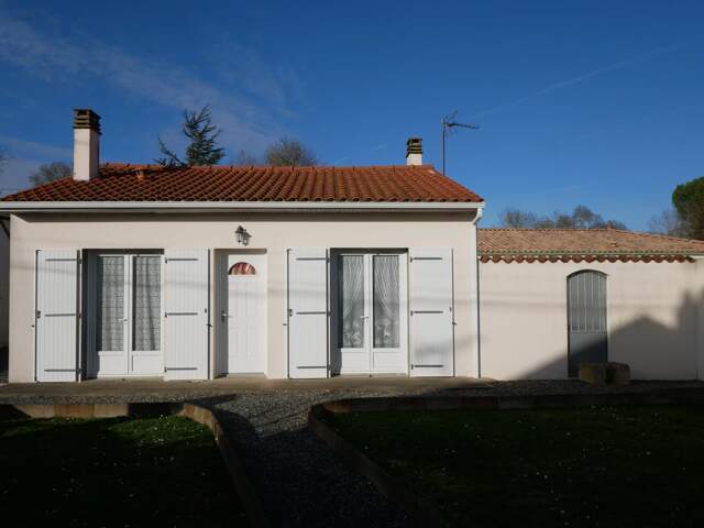 AIGREFEUILLE D AUNIS — photo du bien