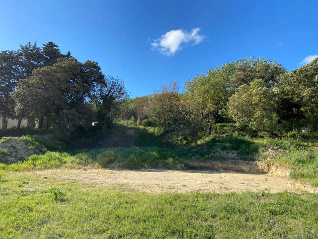 À vendre : Terrain constructible à Entraigues   Lotissement — photo du bien
